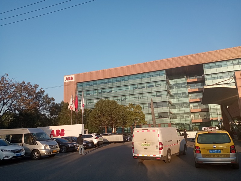 image.php?url=0ZfYIwK4ra